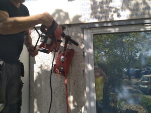 Fal átfúrása klímaszereléshez | Klíma Újpest panel átfúrás gyémánt technikával